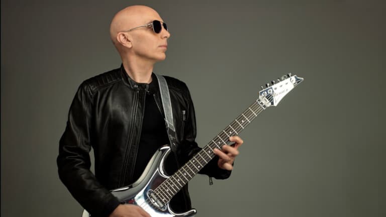 Joe Satriani photo