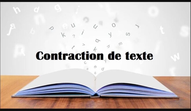 Un livre ouvert repose sur une surface en bois, avec des lettres flottantes dispersées en arrière plan. Le texte « Contraction de texte » est affiché bien en évidence en noir au centre de l'image. Sur un fond flou de teintes blanches et grises, il ressemble à une fiche méthode utile pour les étudiants du bac.